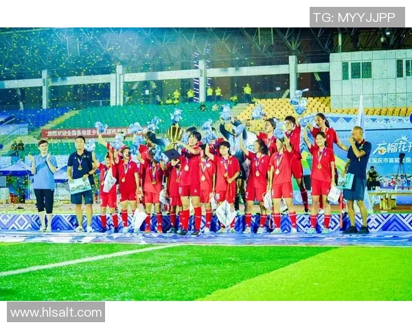 重庆足球队荣登足球比赛经验排行榜第七位引发热议