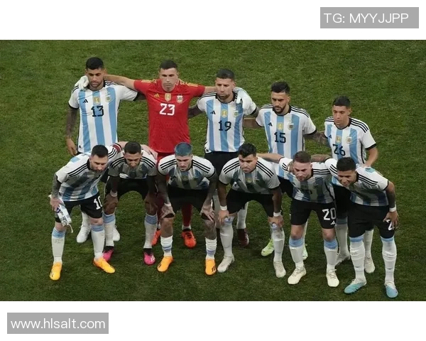 与足球明星合影的那些瞬间你知道他们的名字吗