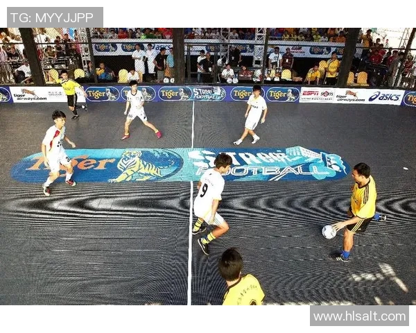 街头足球明星化身街头艺术家展现惊人技巧与创意表演视频